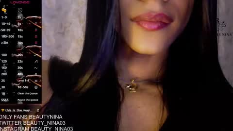 Snapshot of beauty_nina chatting on October 15, 1:50 am beauty_nina online show from October 15, 1:50 am