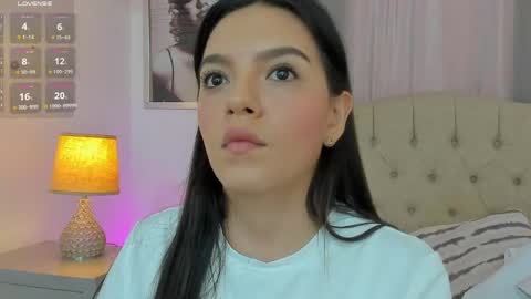 Ariana Reyes online show from June 8, 1:00 pm
