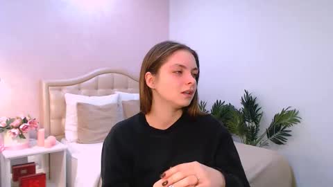 Gloria online show from November 24, 1:33 pm