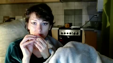 Raluca online show from October 12, 7:02 pm