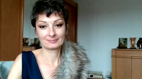 Snapshot of bebacksooon chatting on November 19, 11:54 am Raluca online show from November 19, 11:54 am