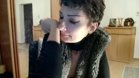 Snapshot of bebacksooon chatting on November 30, 3:27 pm Raluca online show from November 30, 3:27 pm