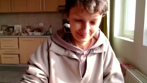 Snapshot of bebacksooon chatting on December 5, 11:30 am Raluca online show from December 5, 11:30 am