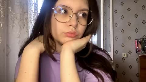 Snapshot of bebravee chatting on May 6, 7:35 am Melissa online show from May 6, 7:35 am