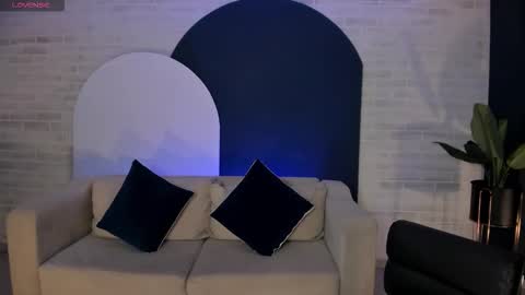 Am Becca online show from November 30, 6:01 pm