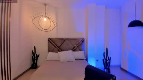 Am Becca online show from April 21, 12:00 pm