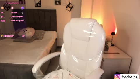 Marzhie online show from September 16, 2:07 pm