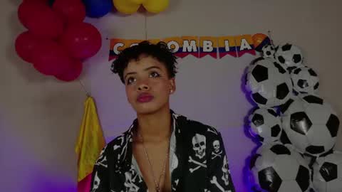 Snapshot of beckablue chatting on June 23, 10:13 am Beecckkkaaa online show from June 23, 10:13 am