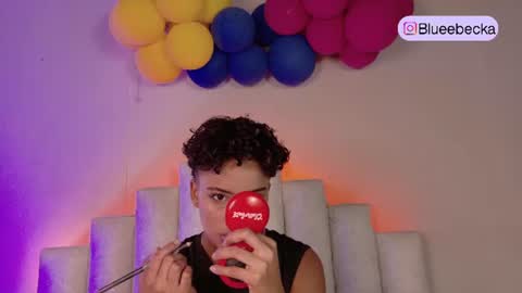 Snapshot of beckablue chatting on July 3, 11:05 am Beecckkkaaa online show from July 3, 11:05 am