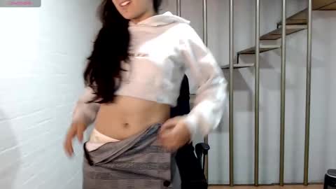 Snapshot of beckdymon chatting on February 17, 2:53 am Daniela online show from February 17, 2:53 am