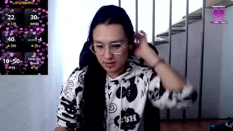 Snapshot of beckdymon chatting on October 1, 8:37 pm Daniela online show from October 1, 8:37 pm