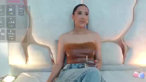 Snapshot of beella_tay1 chatting on September 23, 3:15 pm BELLA online show from September 23, 3:15 pm