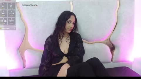 Snapshot of beella_tay1 chatting on September 26, 2:43 pm BELLA online show from September 26, 2:43 pm