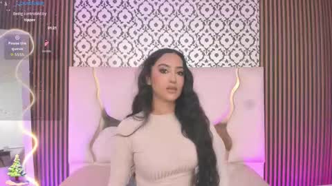 Snapshot of beella_tay1 chatting on November 17, 8:03 pm BELLA online show from November 17, 8:03 pm