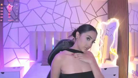 Snapshot of beella_tay1 chatting on February 20, 10:21 pm BELLA online show from February 20, 10:21 pm