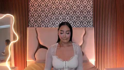 Snapshot of beella_tay1 chatting on February 27, 12:27 pm BELLA online show from February 27, 12:27 pm