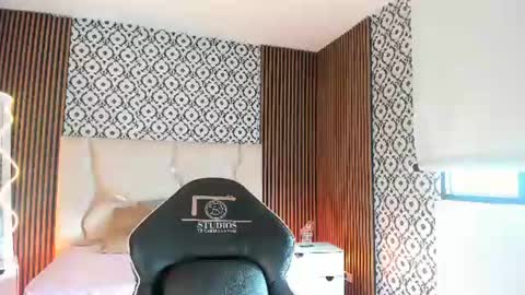 Snapshot of beella_tay1 chatting on June 23, 12:58 pm BELLA online show from June 23, 12:58 pm