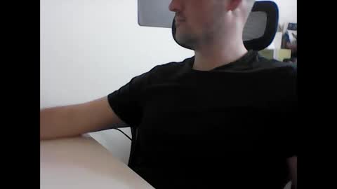 beenee3 online show from March 6, 7:38 am