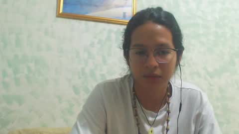 Snapshot of beentage chatting on December 20, 8:17 am Alex online show from December 20, 8:17 am