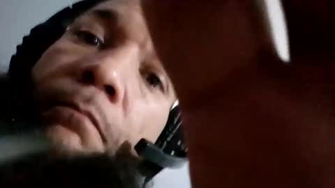 Snapshot of beirut75 chatting on December 13, 5:05 am beirut75 online show from December 13, 5:05 am