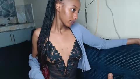 Snapshot of bela_violet chatting on December 16, 4:17 am bela_violet online show from December 16, 4:17 am