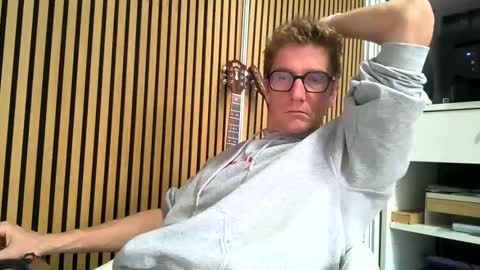 SexFriendFrance online show from October 3, 11:29 am