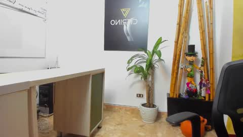 Snapshot of belamiramil chatting on December 3, 5:42 am independent model online show from December 3, 5:42 am