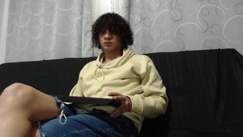 Snapshot of belamiramil chatting on January 18, 1:19 am independent model online show from January 18, 1:19 am