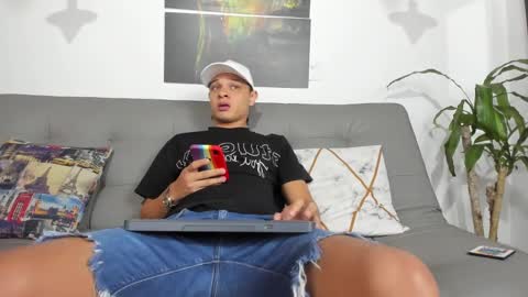 Snapshot of belamiramil chatting on March 6, 11:58 am independent model online show from March 6, 11:58 am