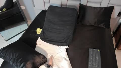 Snapshot of belanny_ chatting on December 14, 3:56 am Bella online show from December 14, 3:56 am