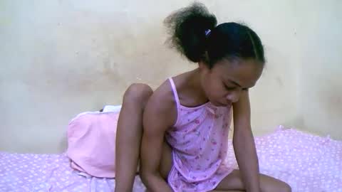 bella193999 online show from December 17, 8:04 pm