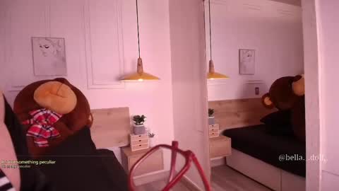 Snapshot of bella__donne chatting on May 17, 12:23 pm online show from May 17, 12:23 pm