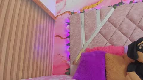 Melanie  online show from February 25, 10:36 am