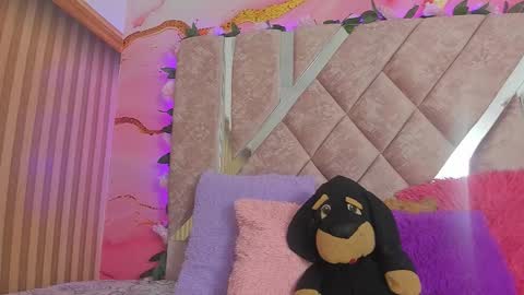 Melanie  online show from February 28, 10:27 am