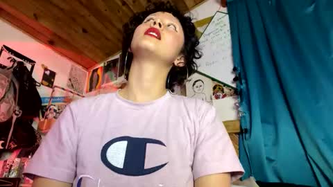 Snapshot of bella__w chatting on January 15, 2:38 am Zia online show from January 15, 2:38 am