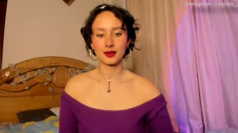 Snapshot of bella__w chatting on April 20, 12:46 am Zia online show from April 20, 12:46 am