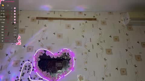 bella_and_alice online show from October 31, 6:20 pm