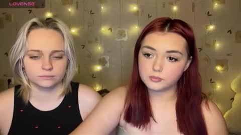 bella_and_alice online show from January 17, 6:33 pm