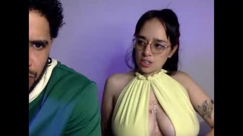 bella_and_koko online show from April 21, 11:07 pm