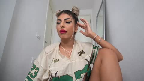 Emma  Bella online show from September 14, 11:37 pm