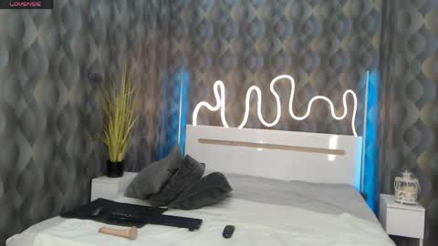 Snapshot of bella_blvack chatting on June 3, 2:33 pm bella_blvack online show from June 3, 2:33 pm