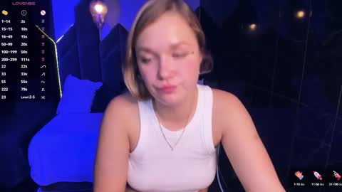 Snapshot of bella_cosmos chatting on September 26, 6:34 pm Bella online show from September 26, 6:34 pm
