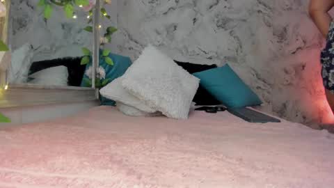 Dessi  online show from January 12, 1:49 pm