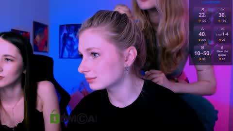 Snapshot of bella_dorn chatting on May 13, 9:33 pm Bella online show from May 13, 9:33 pm