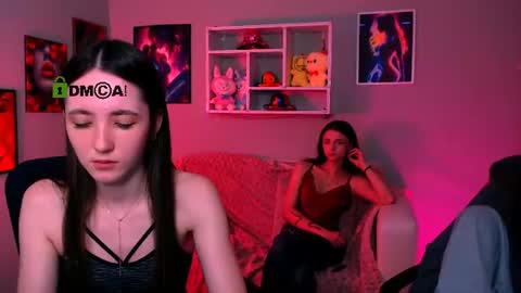 Snapshot of bella_dorn chatting on June 10, 3:11 pm Bella online show from June 10, 3:11 pm