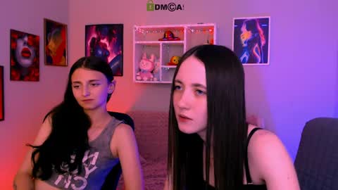 Snapshot of bella_dorn chatting on June 19, 7:39 pm Bella online show from June 19, 7:39 pm