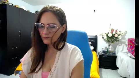 Bella online show from October 8, 11:46 pm