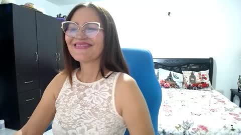 Bella online show from November 13, 11:14 pm