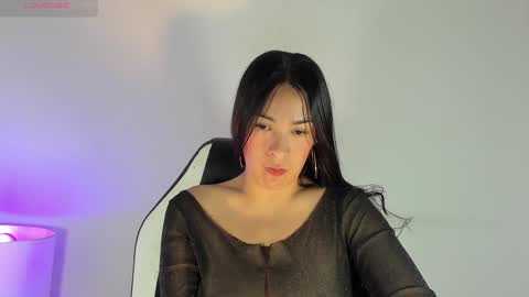 Laura online show from February 8, 3:10 pm