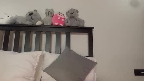 Snapshot of bella_hayes chatting on November 30, 3:54 am Bella next stream December 2 at 9pm gmt online show from November 30, 3:54 am